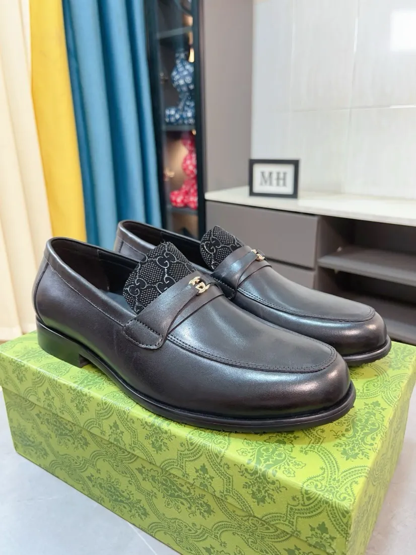 Men's shoes 💰500🌹🌹Niuli [GUCCI Gucci] A new style of formal men's leather shoes is coming~ The original quality upper is made of patent leather imported from Italy, the leather is soft and delicate, comfortable and soft first-layer cowhide lining, rubber wear-resistant outsole, the shoe shape is dignified and domineering, and the luxury charm cannot be concealed! The natural and free nouveau riche leads the trend. Code number: 38-44